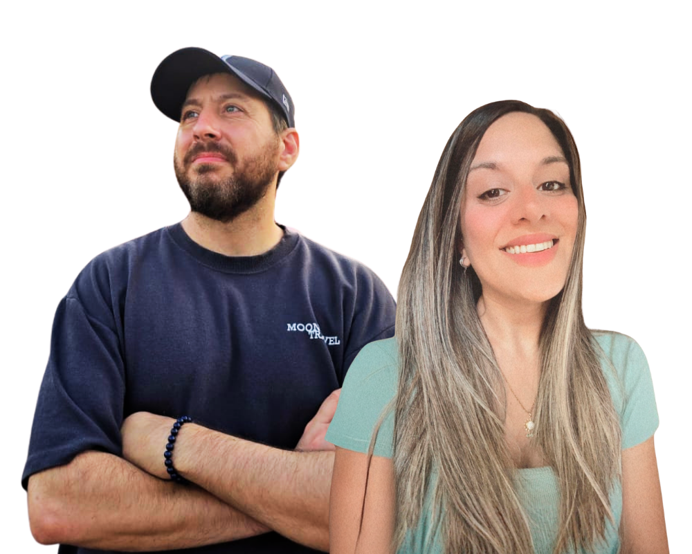 Cuatro cartas del tarot Rider-Waite (The Magician, The Fool, The Lovers, Wheel of Fortune) sobre fondo negro para curso de tarot profesional.